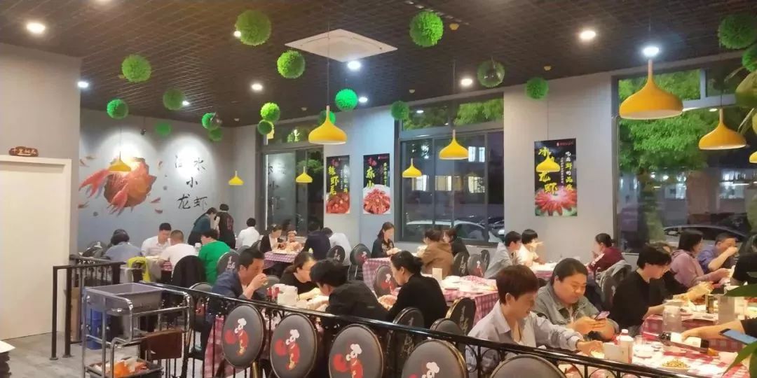 烤乳猪(图4) 烤乳猪(图4)