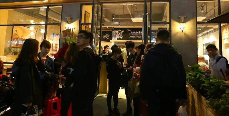 烤乳猪(图3) 烤乳猪(图3)